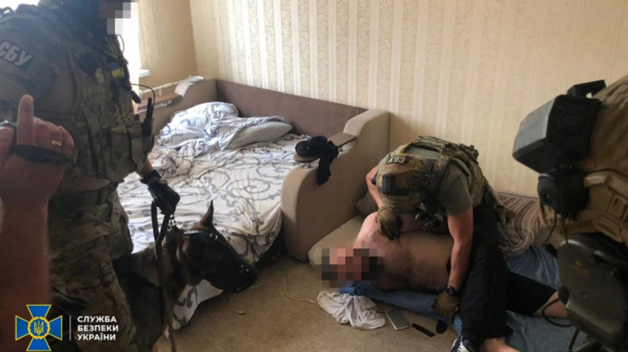 СБУ задержала россиянина-фальшивомонетчика с санкционного списка СНБО