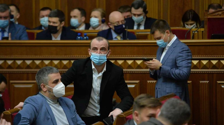 В Раду могли б потрапити 6 партій, рейтинг лідерів дещо зріс 