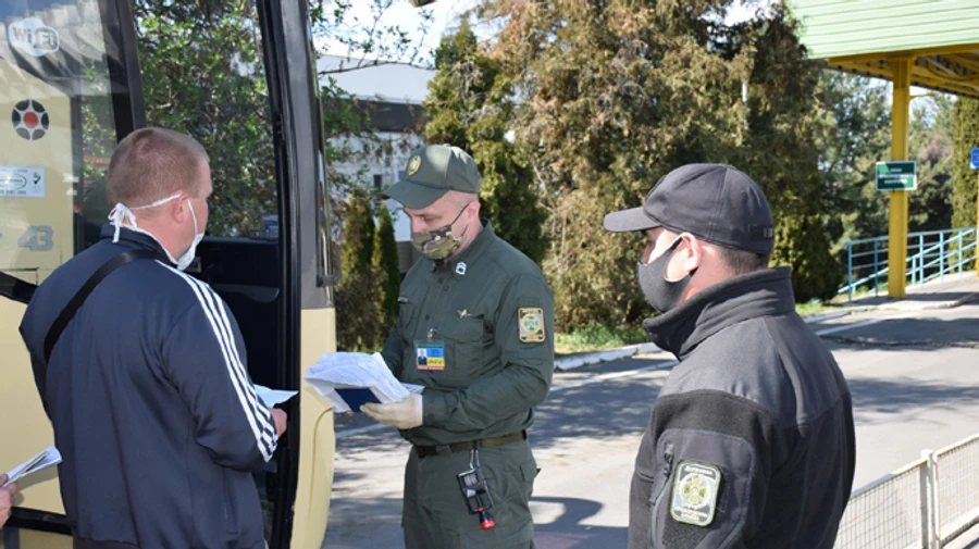 Путешественники прибегают к подкупу, потому что не готовятся к путешествиям – пограничники