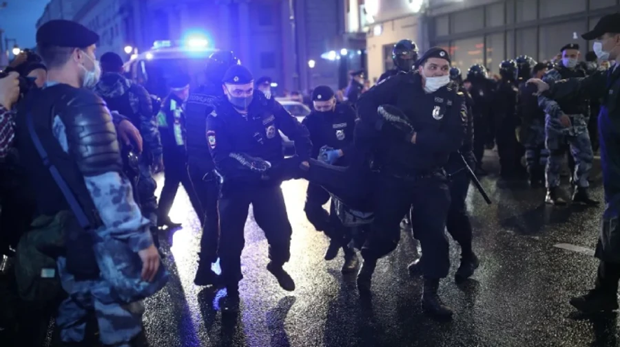 У Москві затримали понад 100 людей на акції проти Путінських поправок – правозахисники