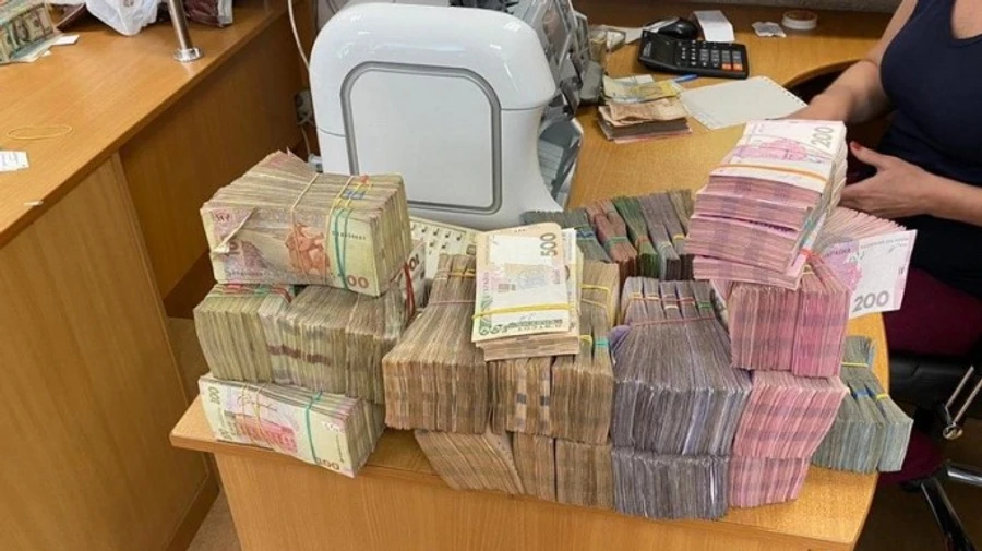 СБУ накрила конверт з обігом у півмільярда і зв’язками з Росією