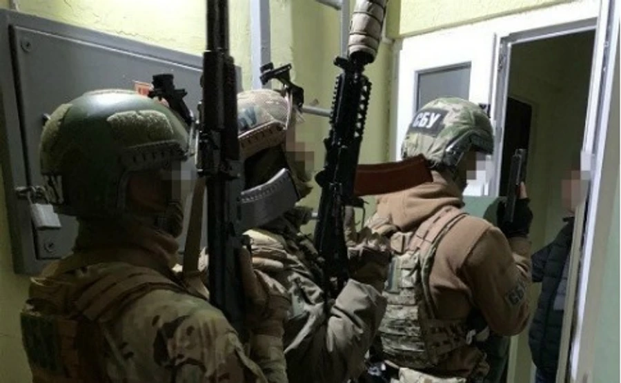 СБУ: українець видавав паспорти країн ЄС росіянам