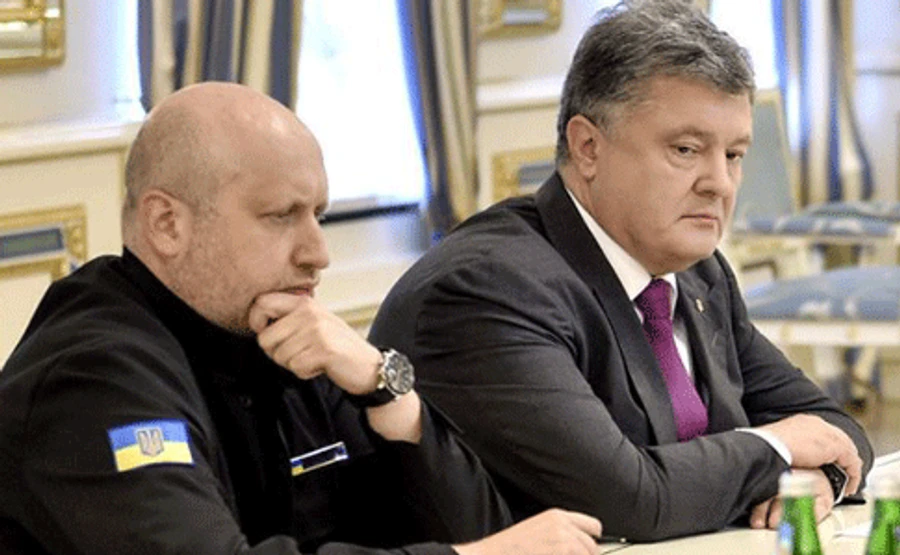 Турчинов відмовився очолити штаб Порошенка, бо почувався чужим 