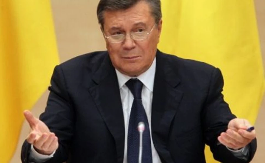 КС візьметься за скаргу Порошенка, що Янукович - не президент