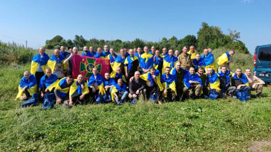 Україна повернула з російського полону ще 45 військових та 2 дітей