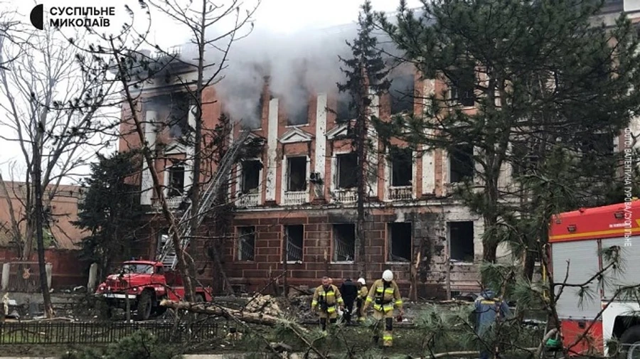 Russians attack Mykolaiv using missiles, fatality and casualties reported