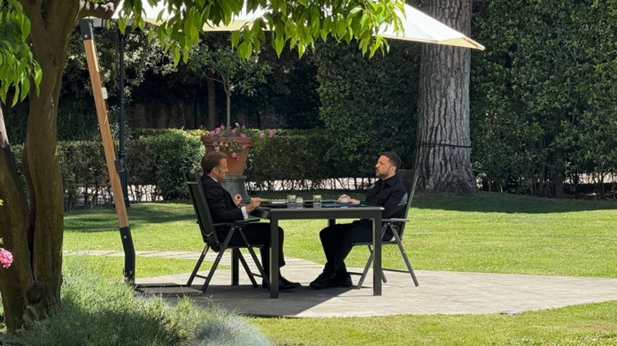 Zelenskyy-Macron meeting happening right now in Rome