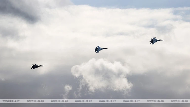 Airborne landings and border patrols: new Russian and Belarusian aviation drills start in Belarus