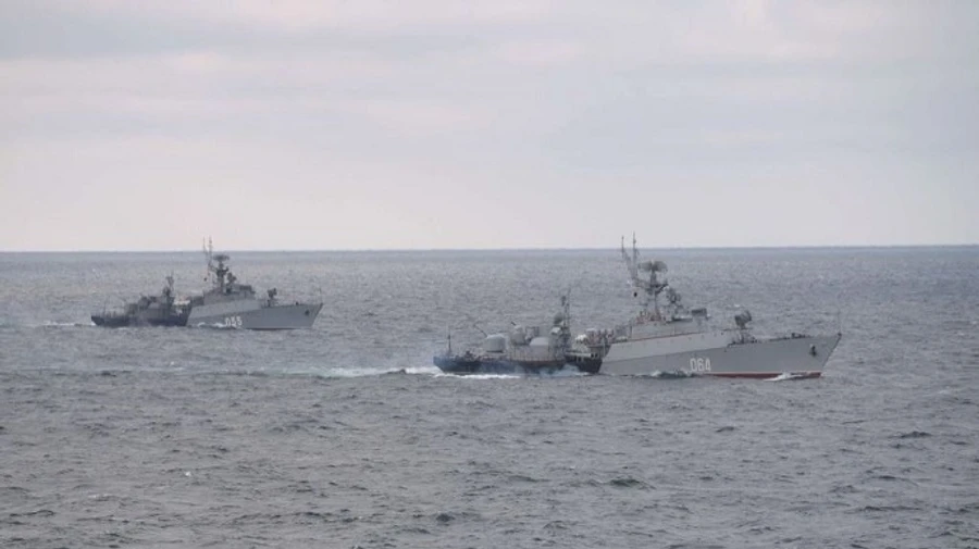MoD: Russian ships and rocket boats approaching Odessa