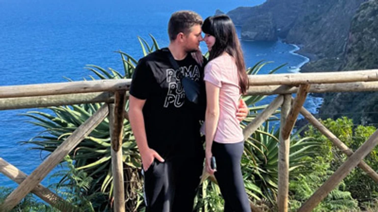 Поселили в окремі номери: як українські молодята через COVID-19 провели на Мадейрі медовий місяць на самоізоляції