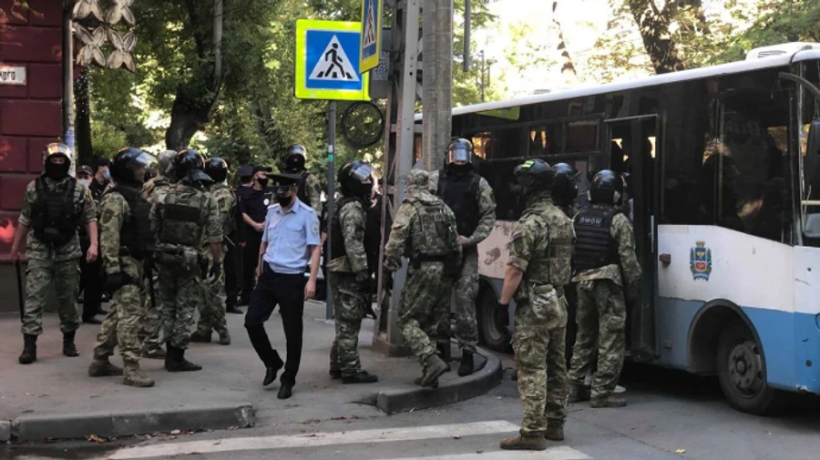 Оккупанты в Крыму оштрафовали активистку за проживание в РФ без паспорта