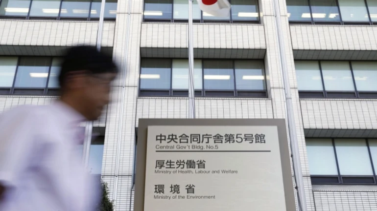 У Японії вивчають два випадки смерті людей після Covid-вакцинації Модерною