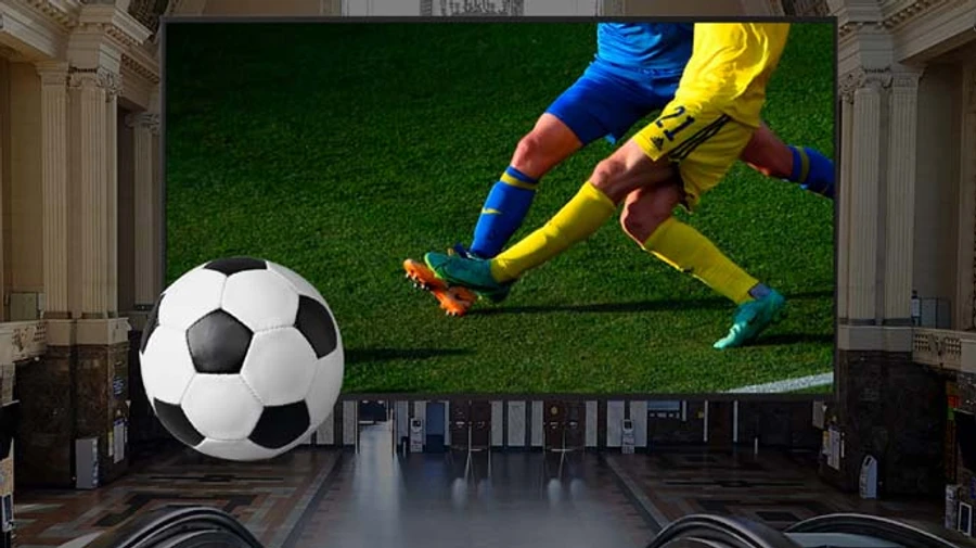 Матч Украины с Англией будут транслировать на железнодорожном вокзале в Киеве