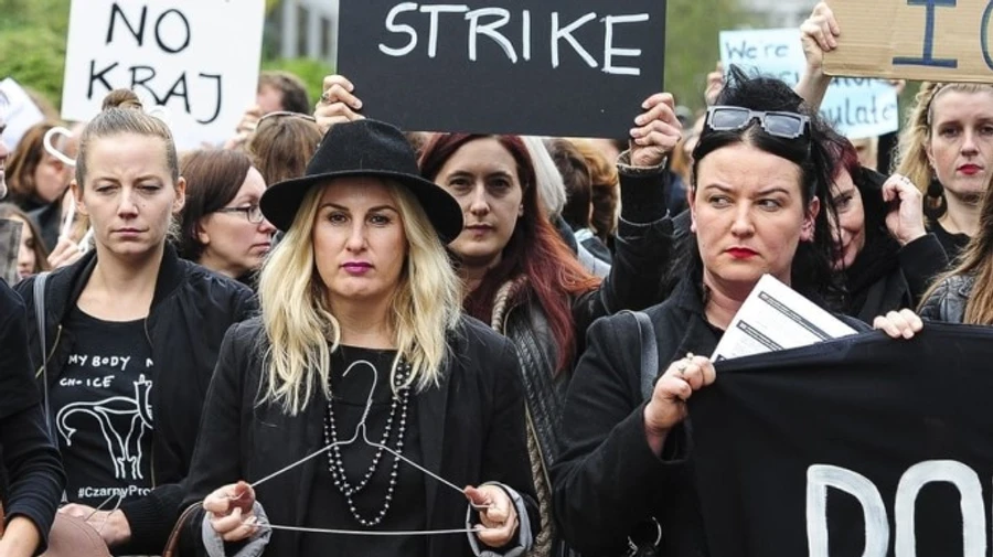 Польша просит Чехию не позволять абортный туризм - СМИ