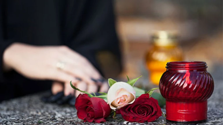 Сльози відчаю та відчуття провини: як пережити смерть рідних, які раптово загинули