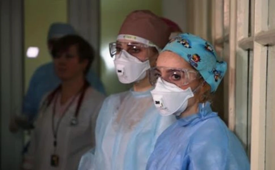 Все заболевшие на коронавирус врачи во Львове получат по 20 тысяч гривен