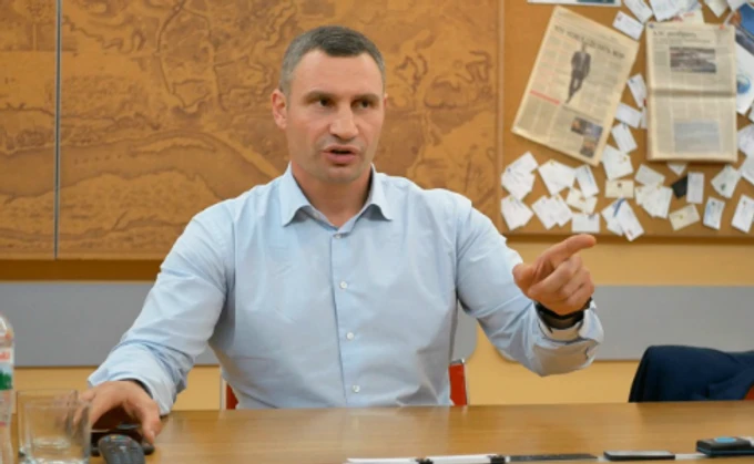 Кличко каже, що разом із братом подав до суду на 1+1