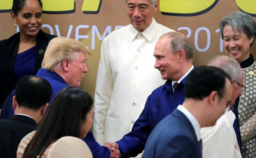 Колишні глави розвідки США вважають, що Путін маніпулює Трампом