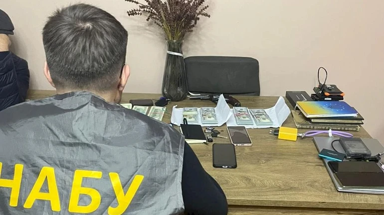 Хабар $3,5 млн за закриття справи НАБУ: викрито прокурора ОГП та адвокатів