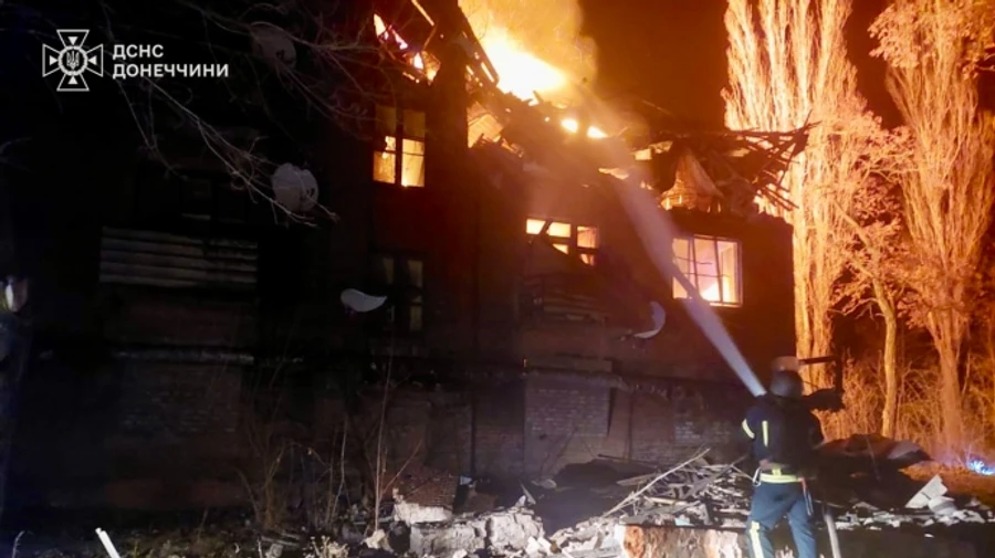 Russian forces strike Kramatorsk in Donetsk Oblast: apartment block severely damaged, fire breaks out – photos