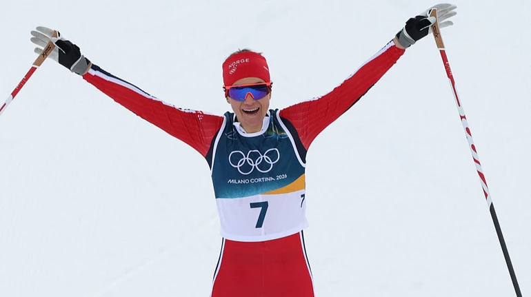 Драма Швеції. Норвежки перемогли у лижній естафеті на Олімпіаді через болісне падіння конкуренток