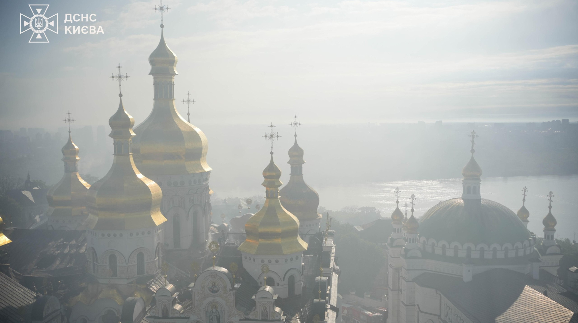 Рятувальники показали наслідки удару “Шахеда” по Києво-Печерській лаврі Рятувальники показали наслідки удару “Шахеда” по Києво-Печерській лаврі