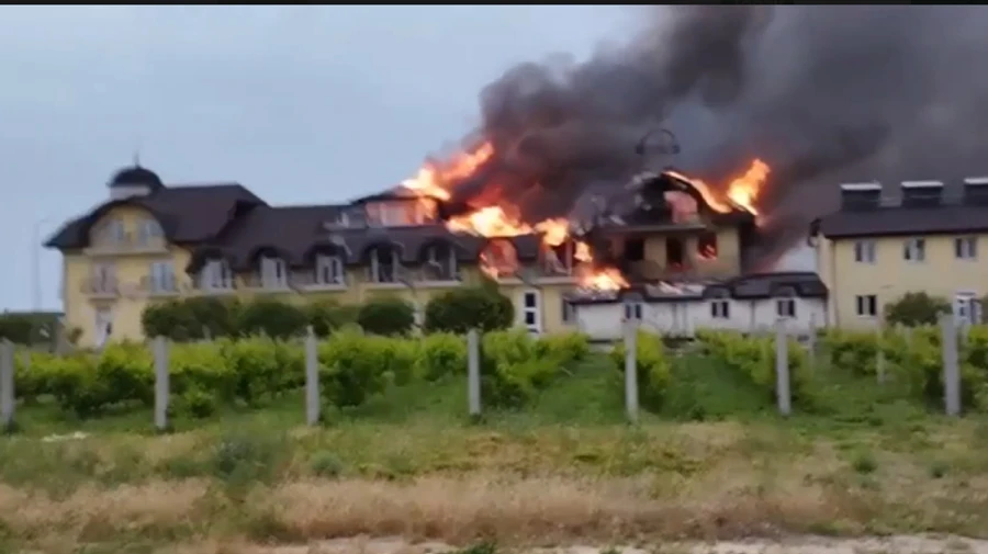 На Арабатській стрілці другий день поспіль лунають вибухи