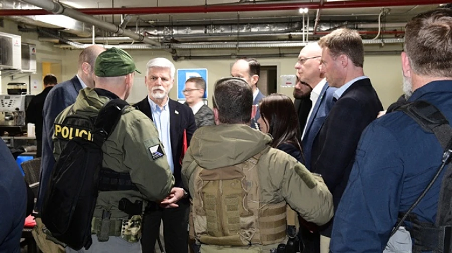 Президенти Чехії і Словаччини у Києві спускались в укриття через повітряну тривогу