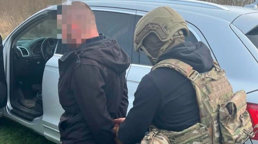 СБУ разоблачила схему выезда за границу уклонистов за 150 тысяч гривен на Ровенщине