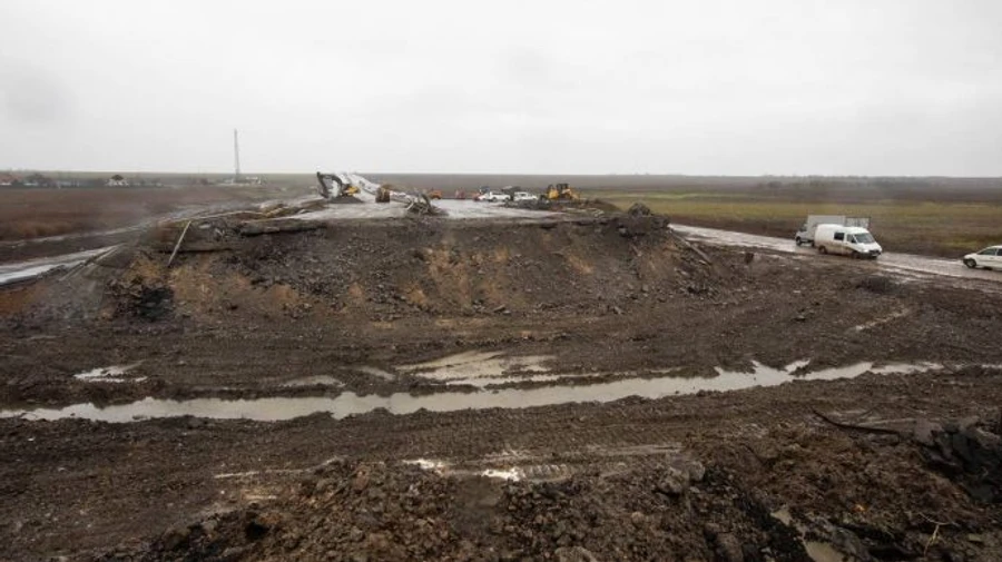 Destroyed bridge on road of life to be repaired in Kherson region