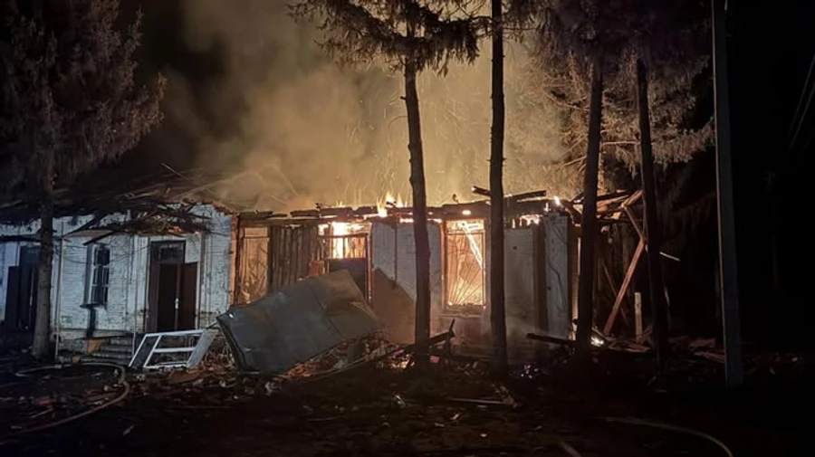 Російський Шахед атакував сільгосппідприємство на Сумщині: вирувала пожежа – РВА