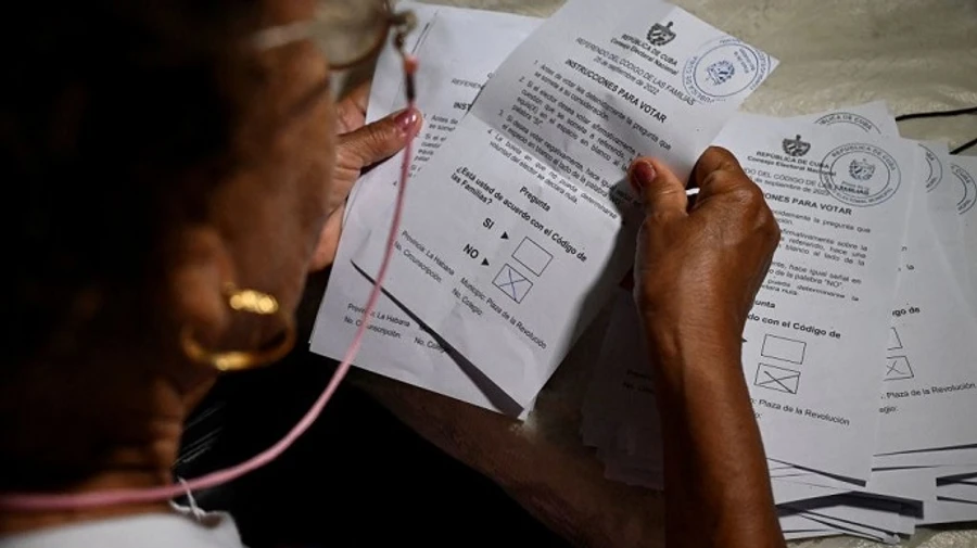 Референдум на Кубі підтримав одностатеві шлюби