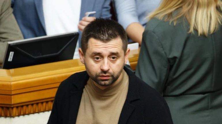 Повернення до виборів із мажоритаркою підтримають понад 300 нардепів – Арахамія 