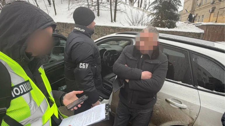 Чиновника горсовета в Киевской области подозревают в вымогательстве $5 тысяч за разрешение на временное сооружение