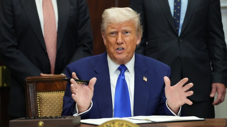 Трамп заявив, що США взяли Ормузьку протоку під повний контроль