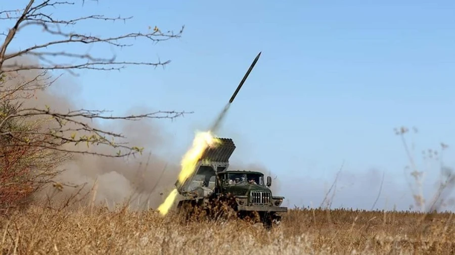 Враг активно атакует на трех направлениях – Генштаб