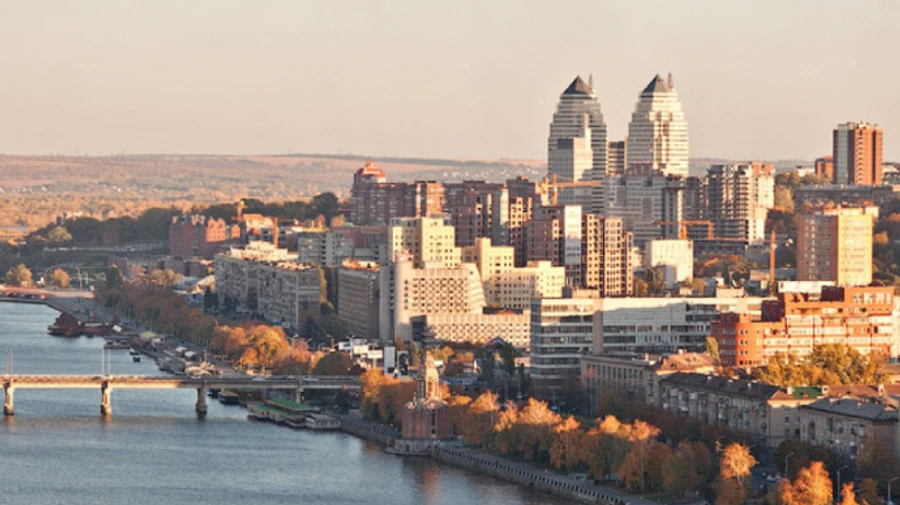 Explosions rock the city of Dnipro