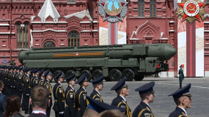 Запад уже сомневается в готовности России применить ядерное оружие в Украине – FT