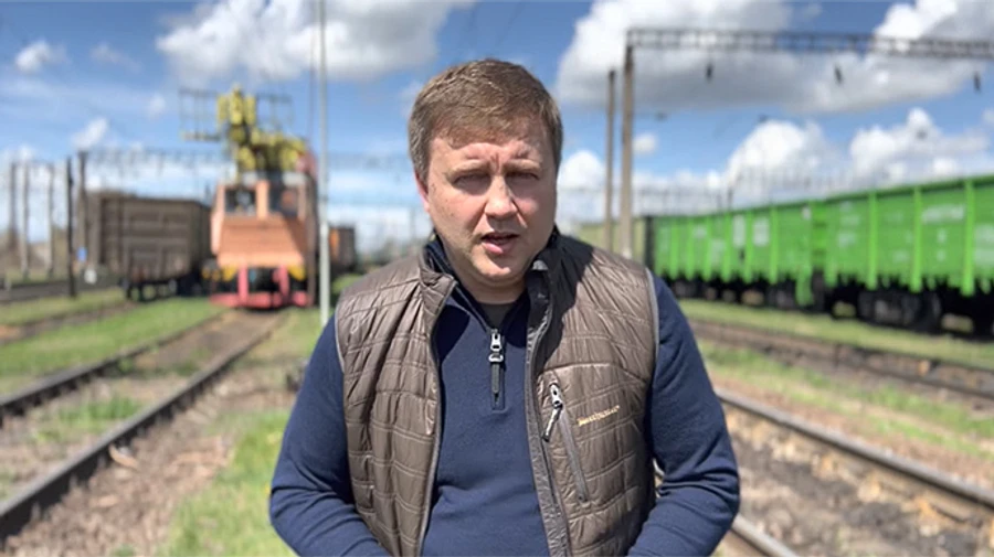 Three Russian rockets hit railway in Zdolbuniv, damage to buildings