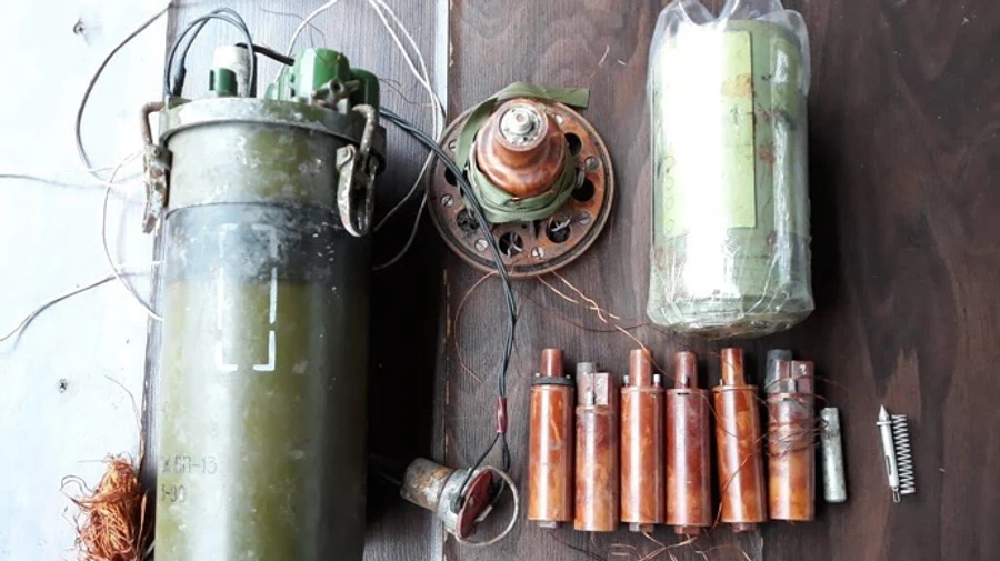 Боевики установили запрещенную взрывчатку возле поселка на линии разграничения – СБУ