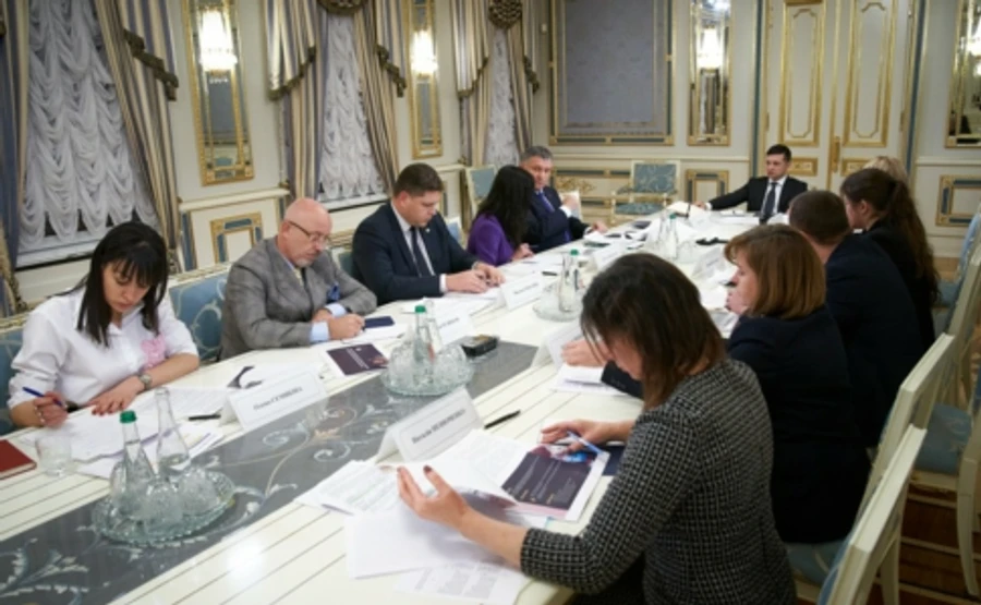 Зеленський готує заходи з мотивації жителів Донбасу зберегти українське громадянство 