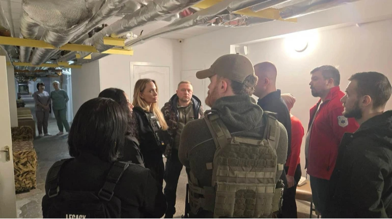 Angelina Jolie in Ucraina: una visita sotto la minaccia dei droni russi