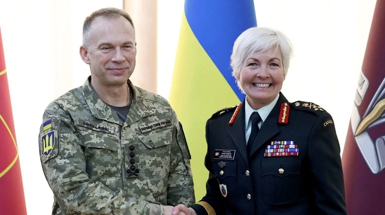 Сирський: Росіяни активізували наступ по всій лінії фронту, але вже відчувають дефіцит ракет ППО