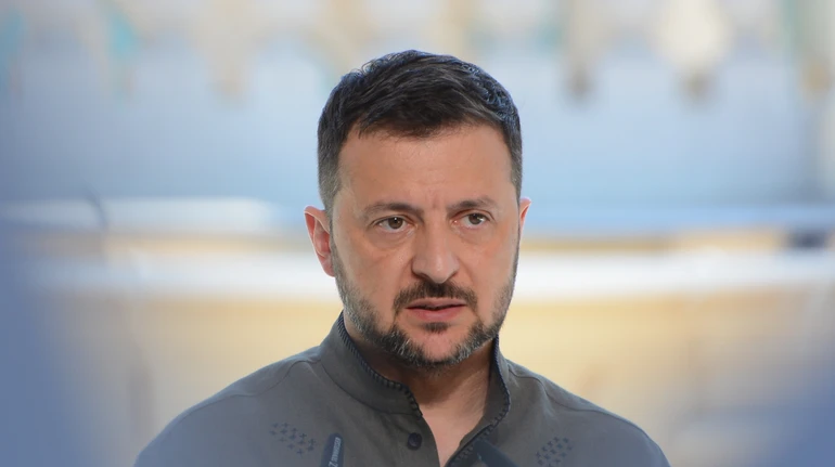 Зеленский предлагает Раде продлить военное положение и мобилизацию еще на 90 дней