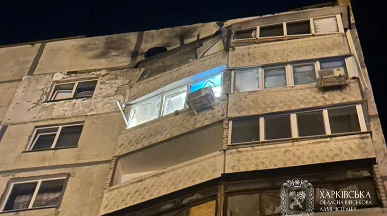 Россияне атаковали 9-этажку в Харькове, есть пострадавшие