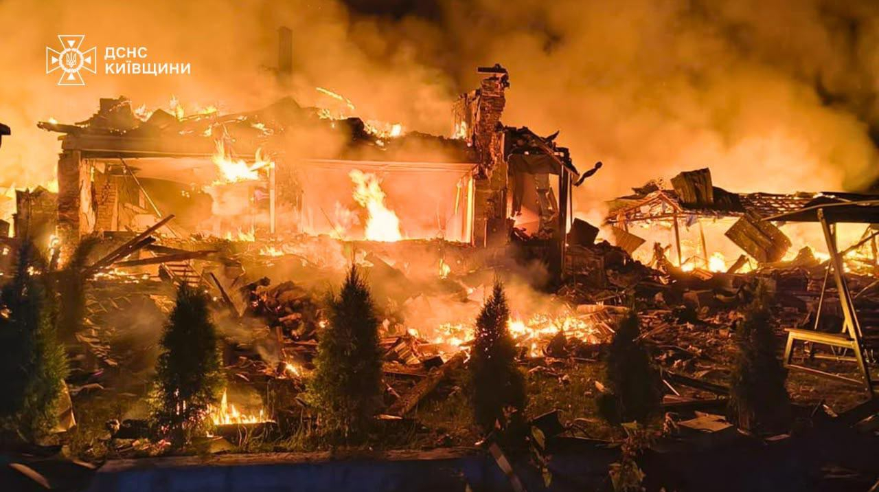 Зеленський: На Київщині загинули 3-річний хлопчик, його бабуся та дідусь, а батьки поранені