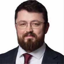 Як мілтех воює на два фронти