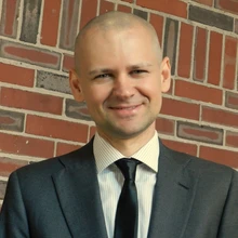 Незручність і вразливість сидіння на двох стільцях