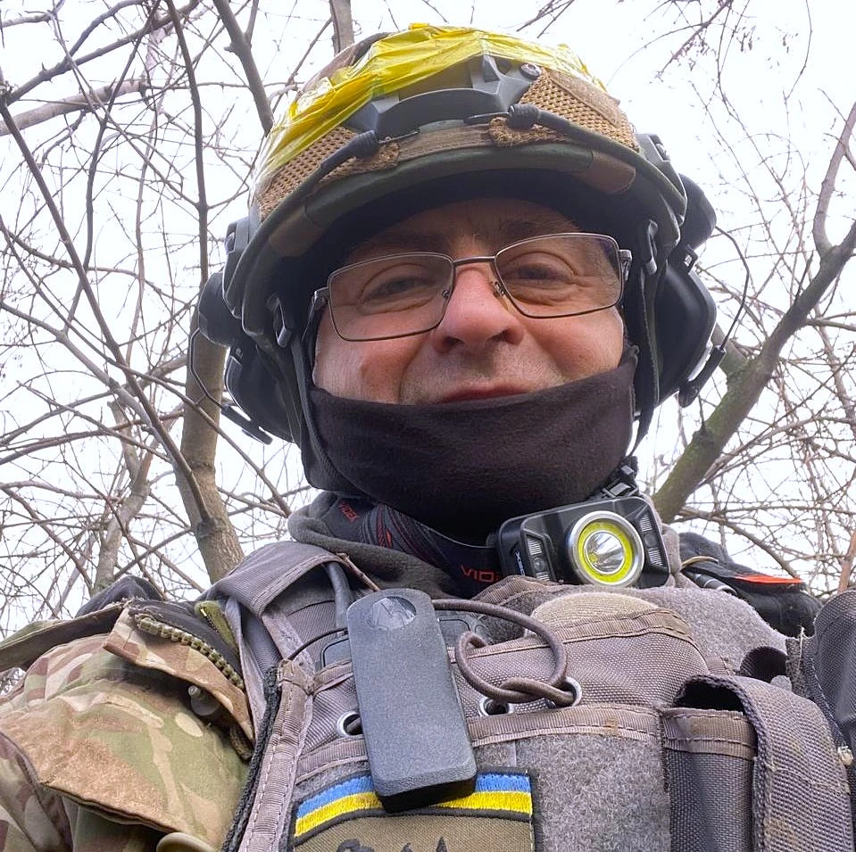 “Добровольці й кадровики – два різні боки армії. Коли йде стрій солдат, я зможу побачити, хто там доброволець, хто мобілізований, а хто – кадровик. Мотивація у добровольців зовсім інша”