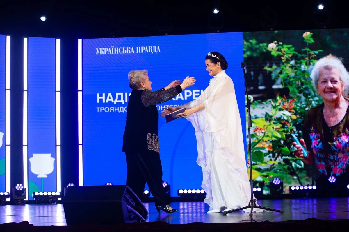 Nadiia Znakharenko, the rose volunteer from Kherson, became the oldest award winner at UP100: The Power of Women 2026